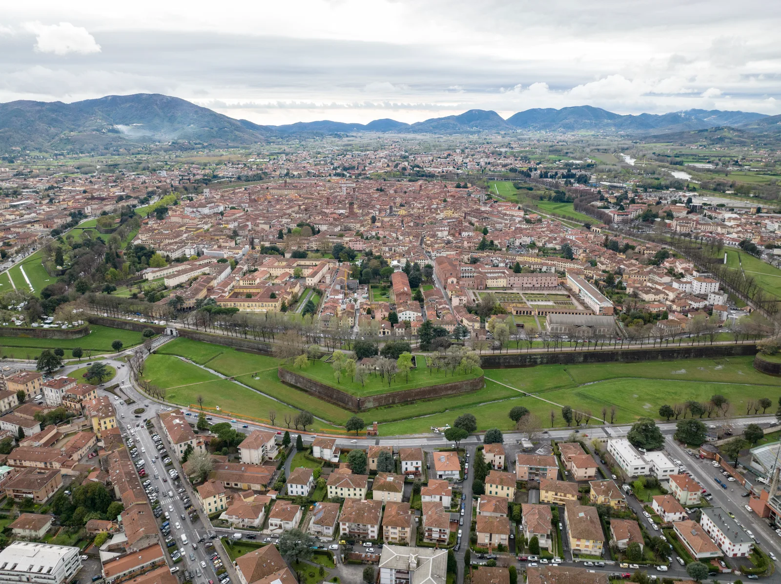 Foto: Arne Müseler (CC BY-SA 3.0 de) via Wikimedia Commons Mura di Lucca