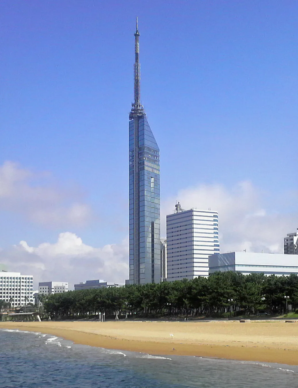 Foto: Seaside-momochi.JPG: mmry0241
derivative work: Torsodog (talk) (CC BY-SA 3.0) via Wikimedia Commons