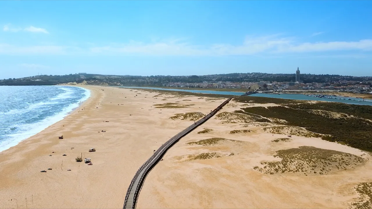 Meia Praia und die Marina