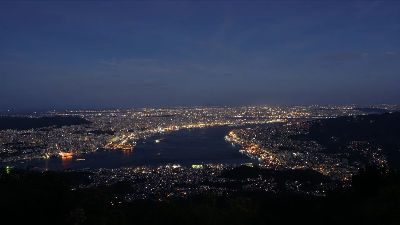 Inasayama bei Nacht
