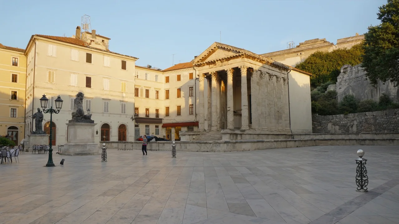 Forum und Augustustempel