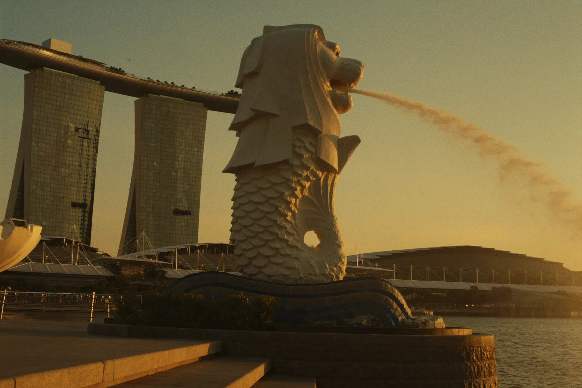 Merlion & Marina Bay