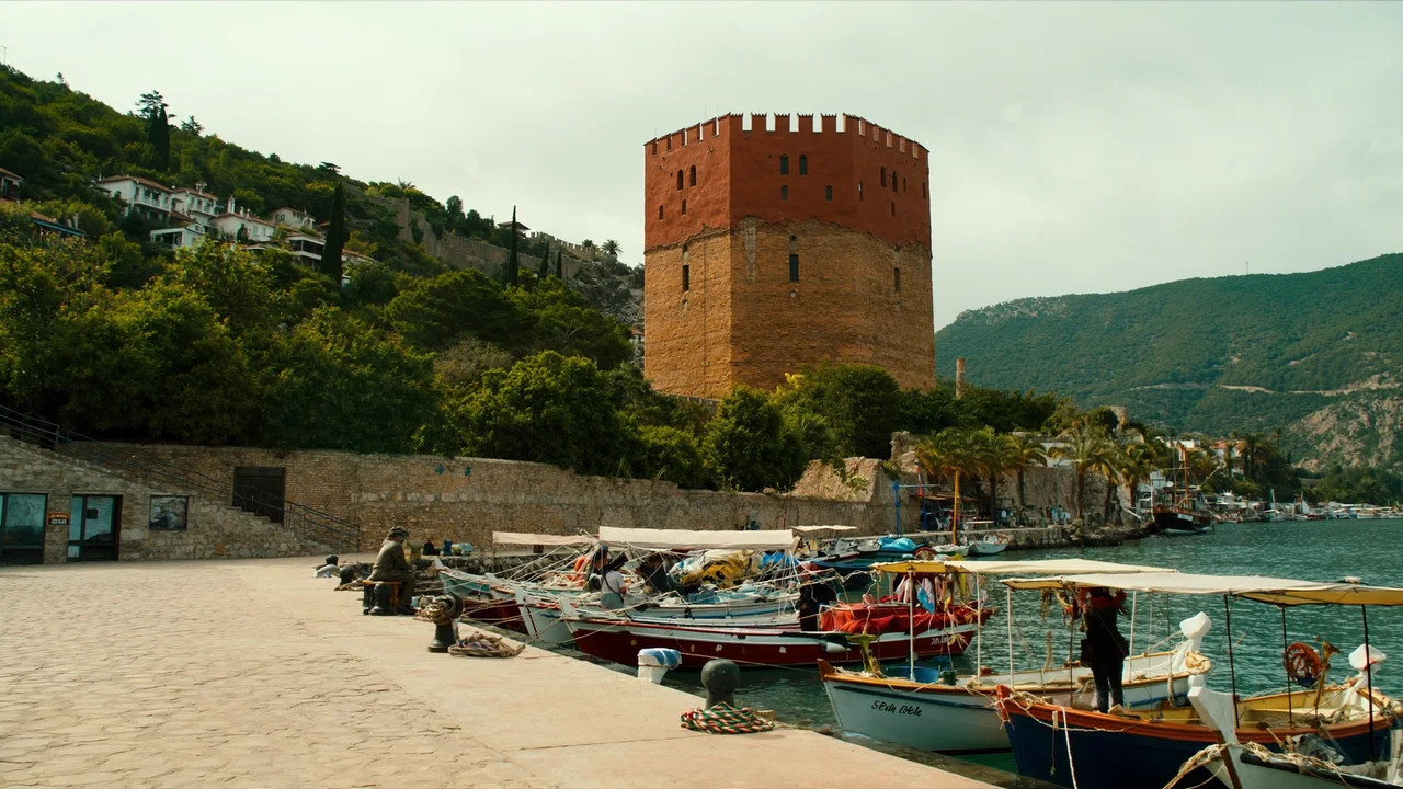 Alanya Burg und der Rote Turm über dem alten Hafen