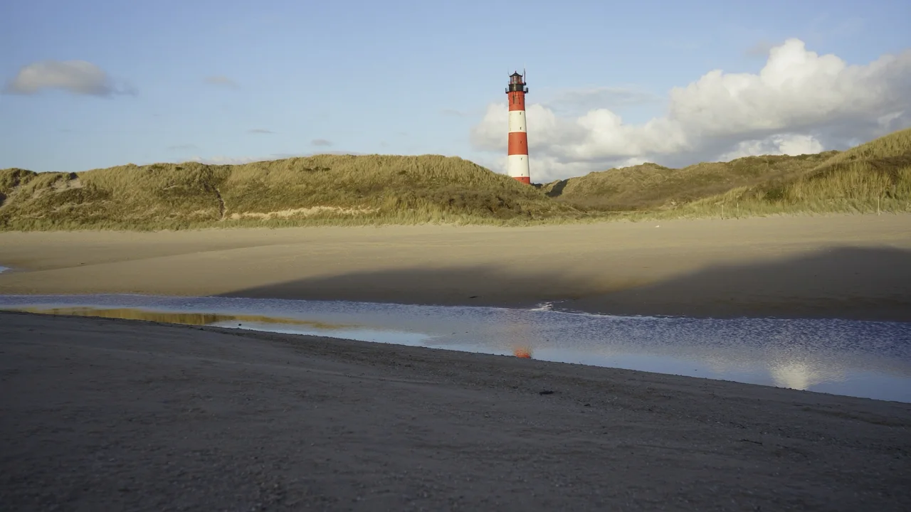 Ameland und sein endloser Strand hinter den Dünen