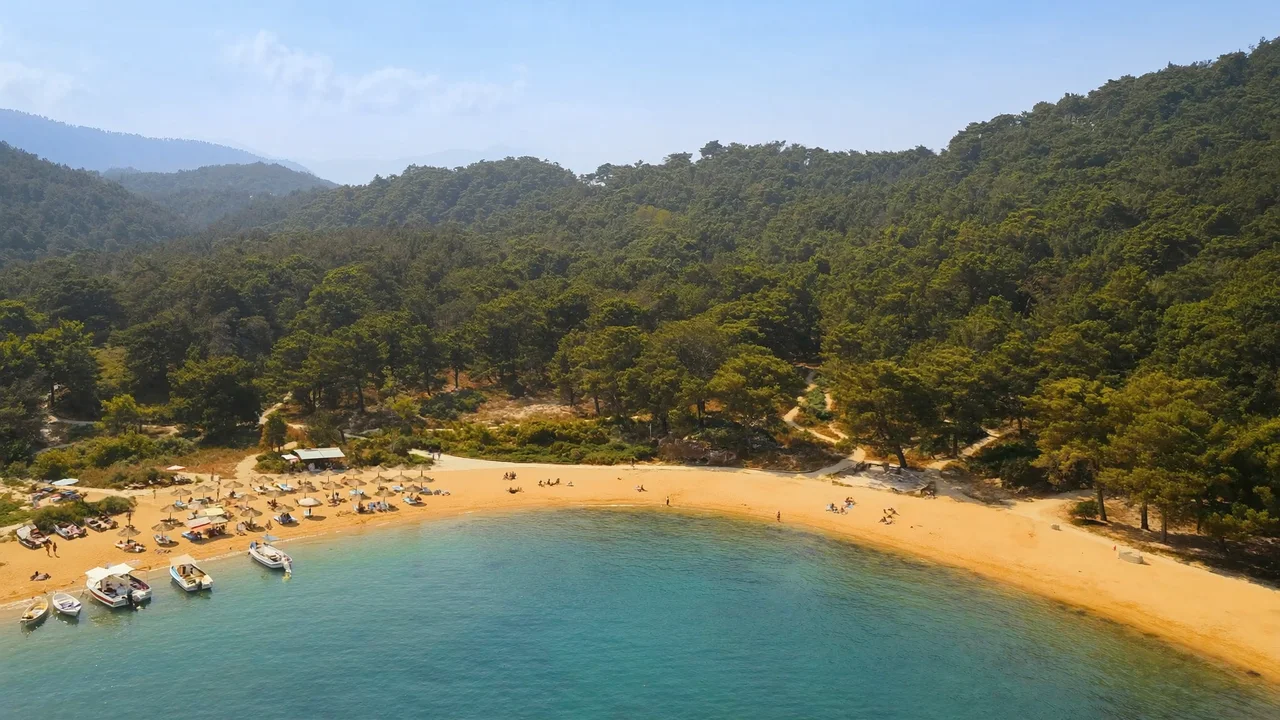 Skiathos – Strände, Chora und der berühmte Flughafen-Anflug