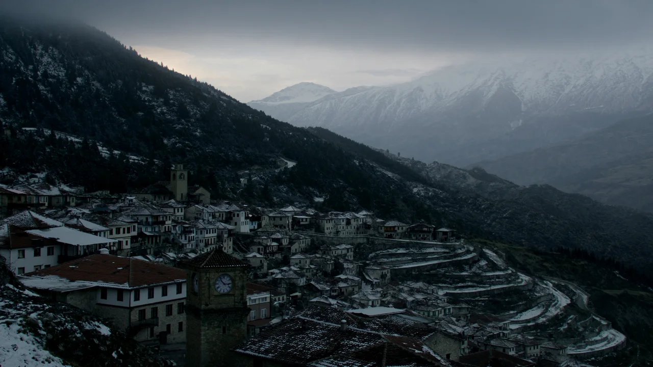 Arachova und der Parnass zwischen Skipiste und Steingassen