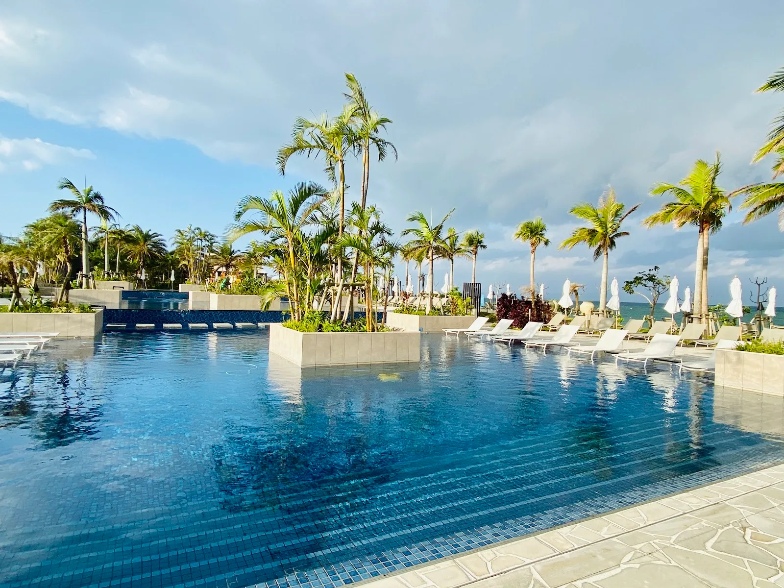 Fusaki Beach Resort Hotel & Villas