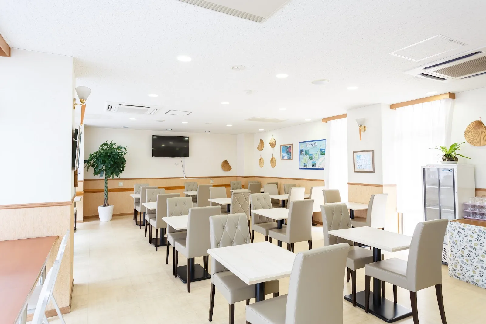 Hotel Peace Island Ishigaki in Yashima